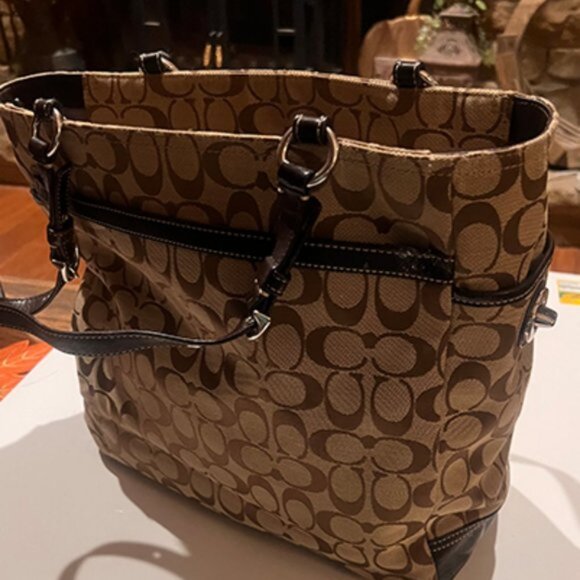 Coach F14670 Large Signature Gallery Tote - Picture 4 of 4